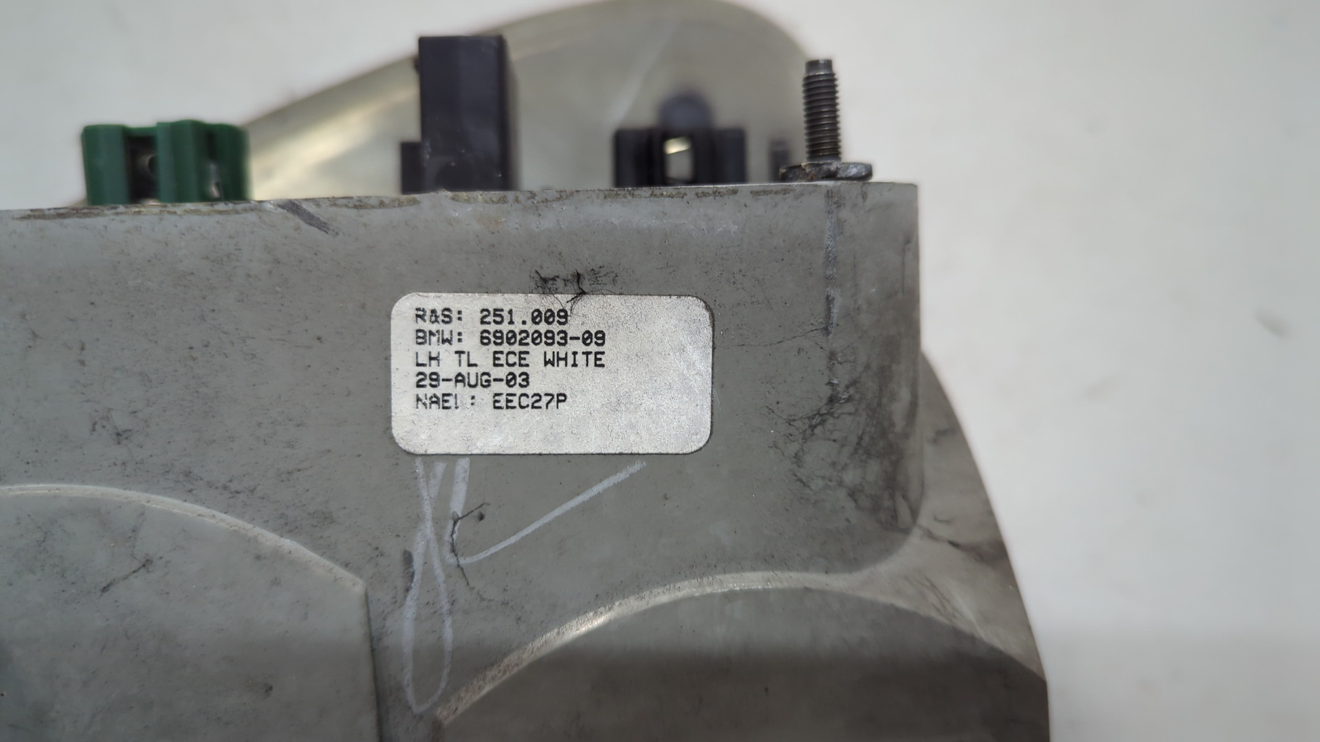 Фонарь задний левый