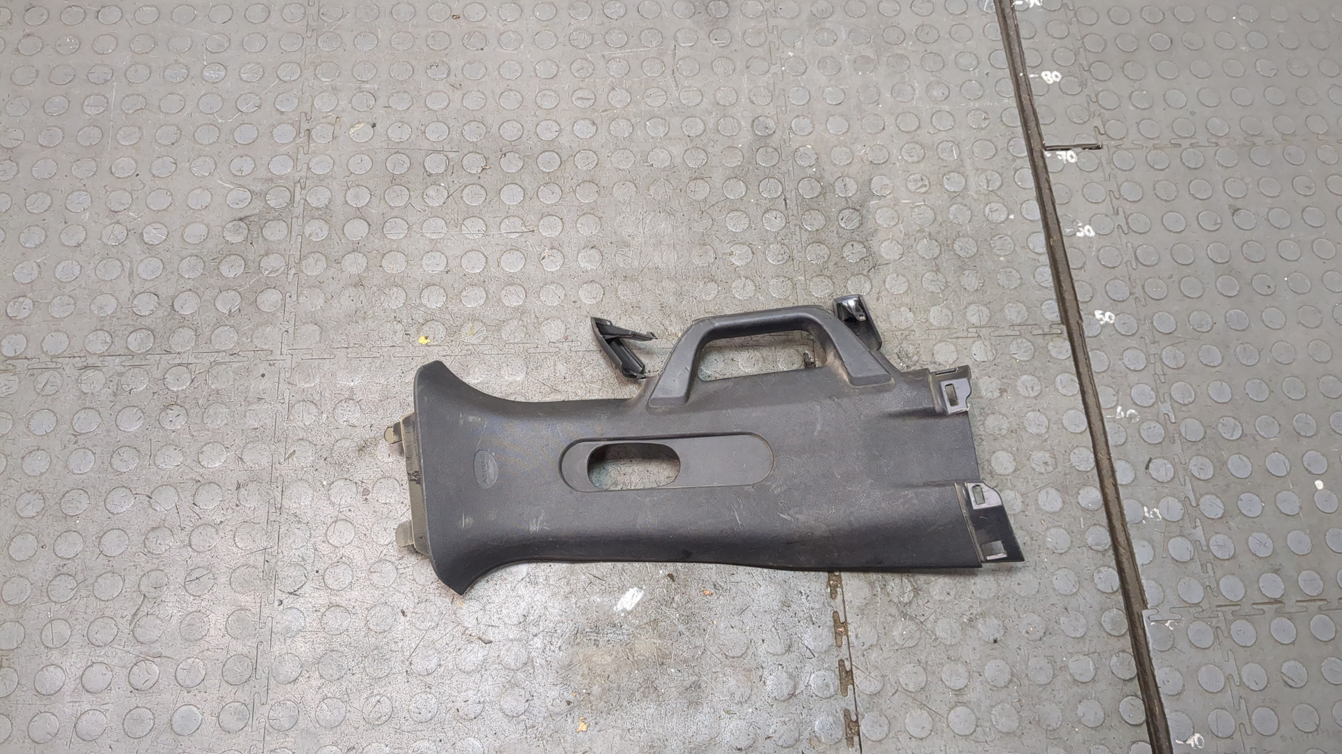 Обшивка стойки