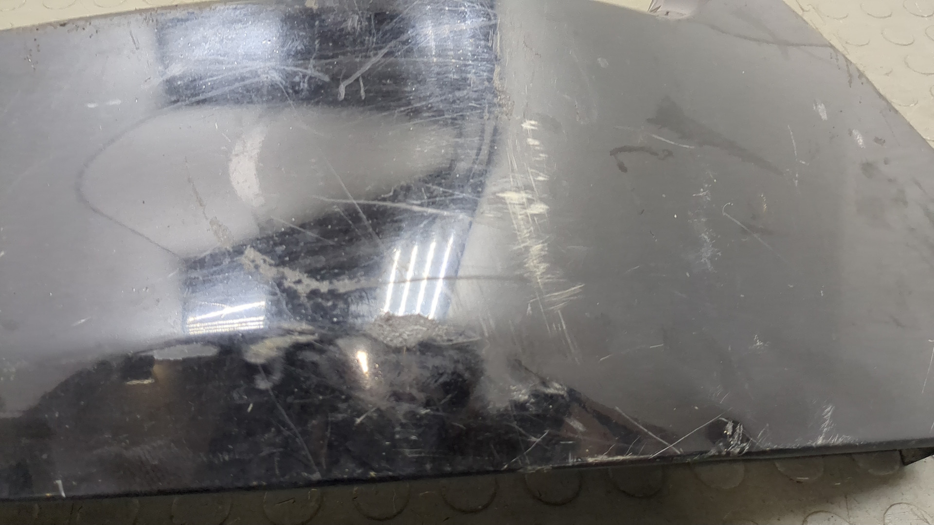 Молдинг заднего бампера левый