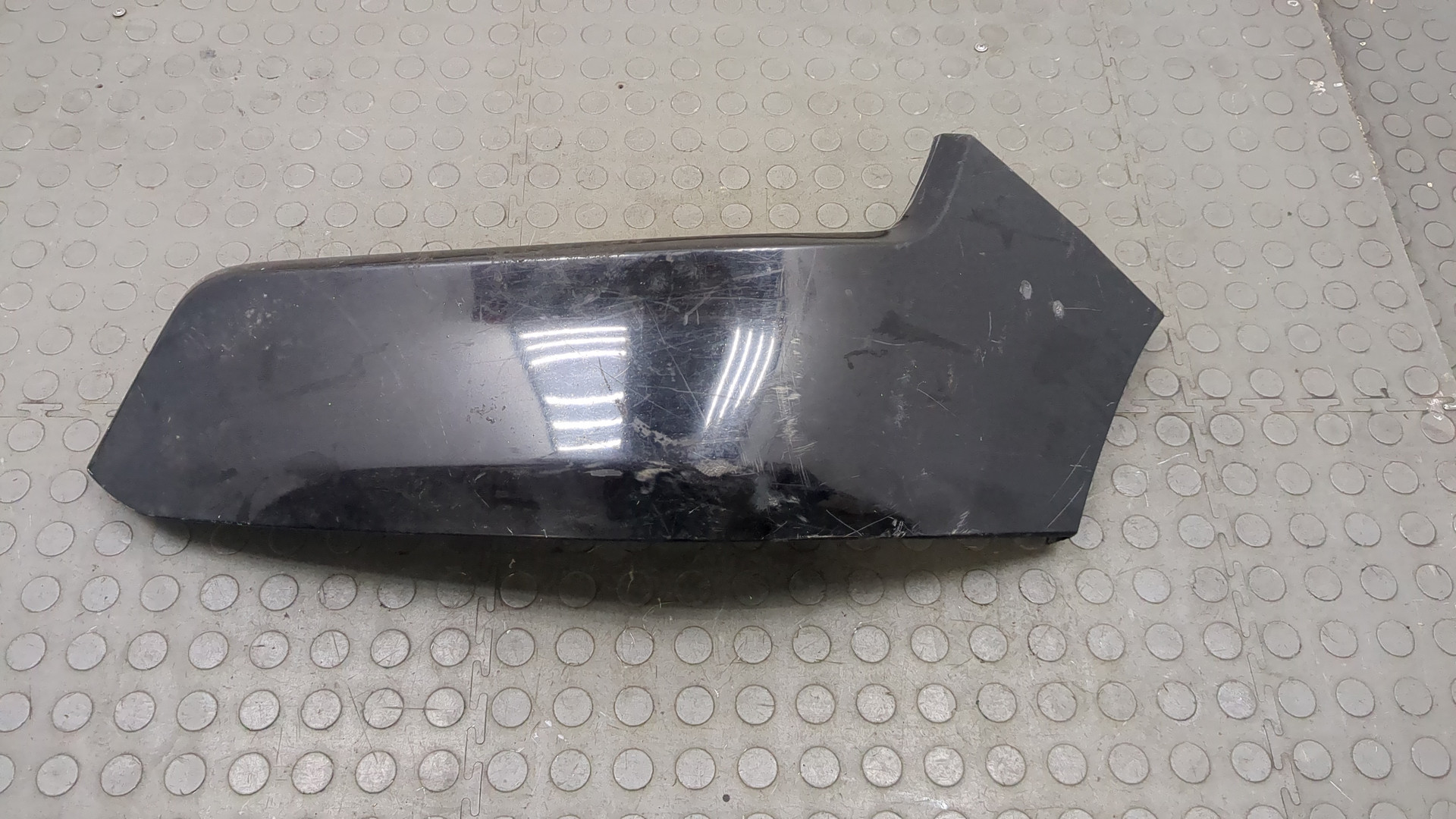 Молдинг заднего бампера левый