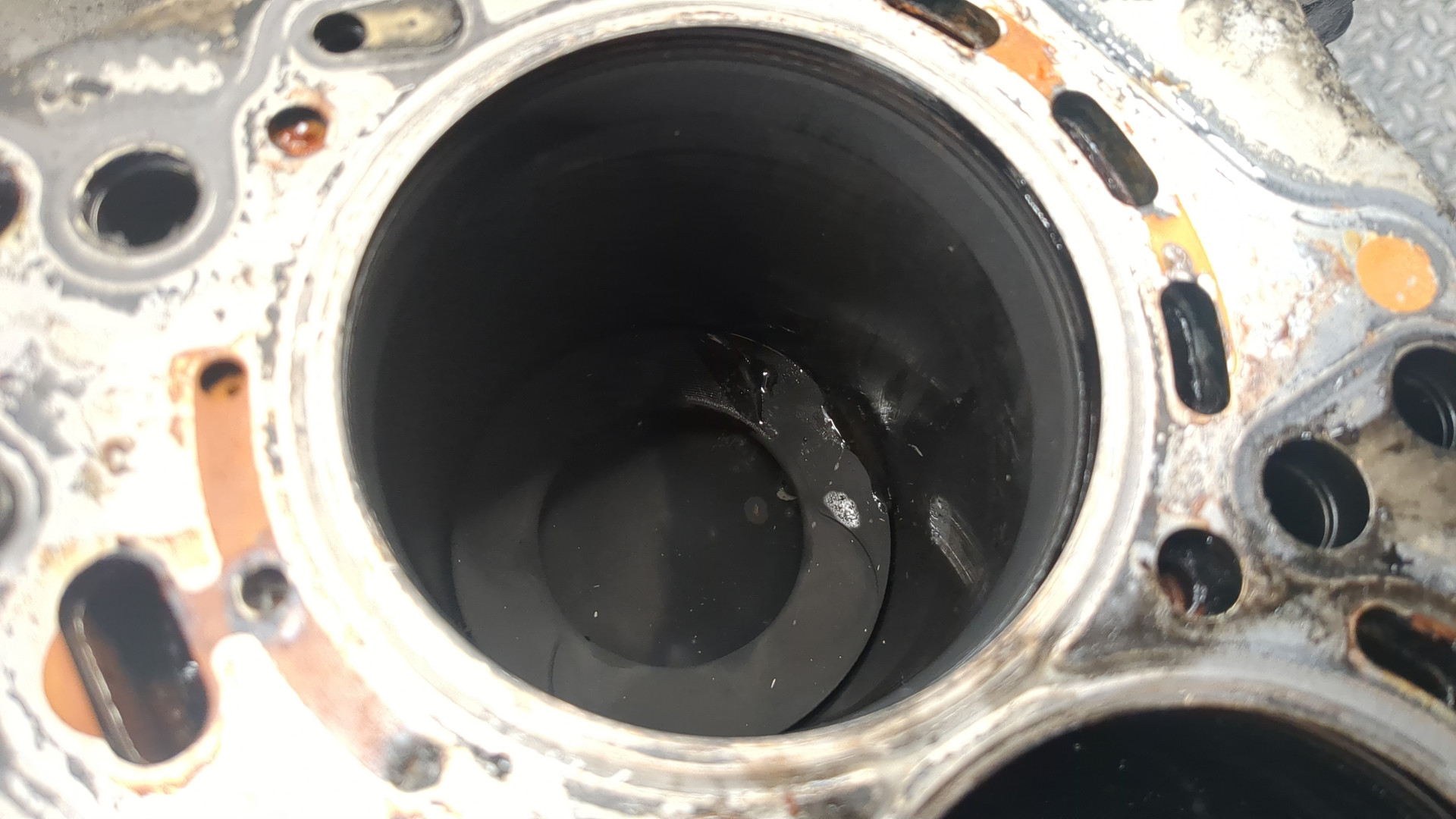 Блок двигателя