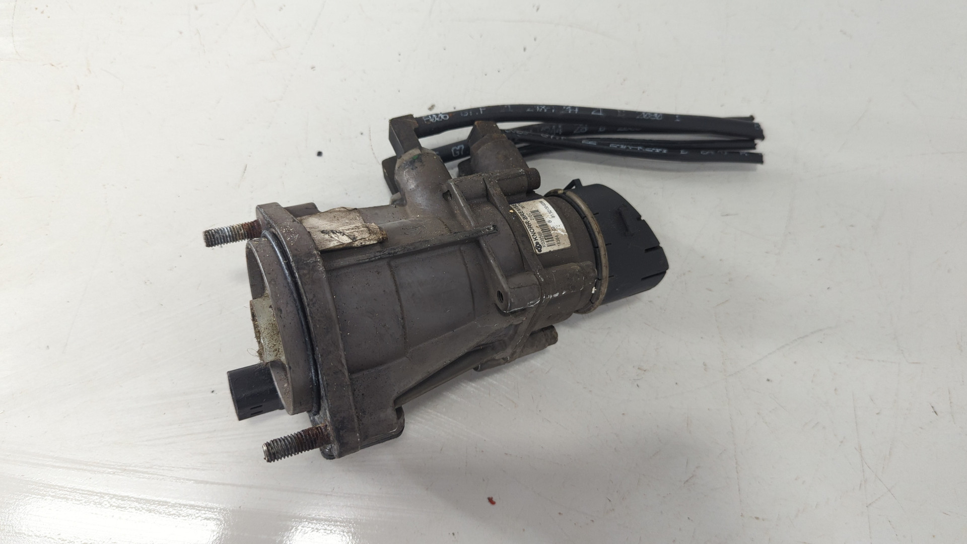 Кран тормозной главный