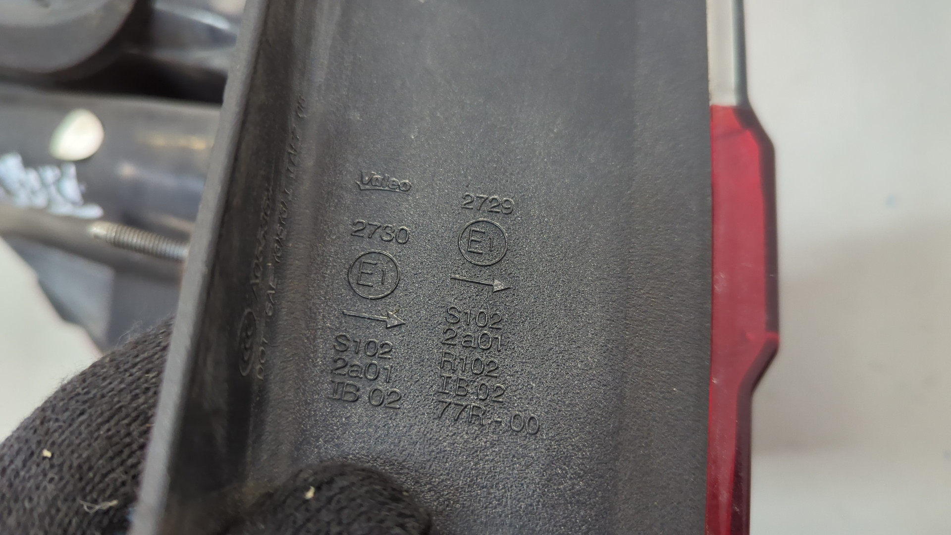 Фонарь задний правый