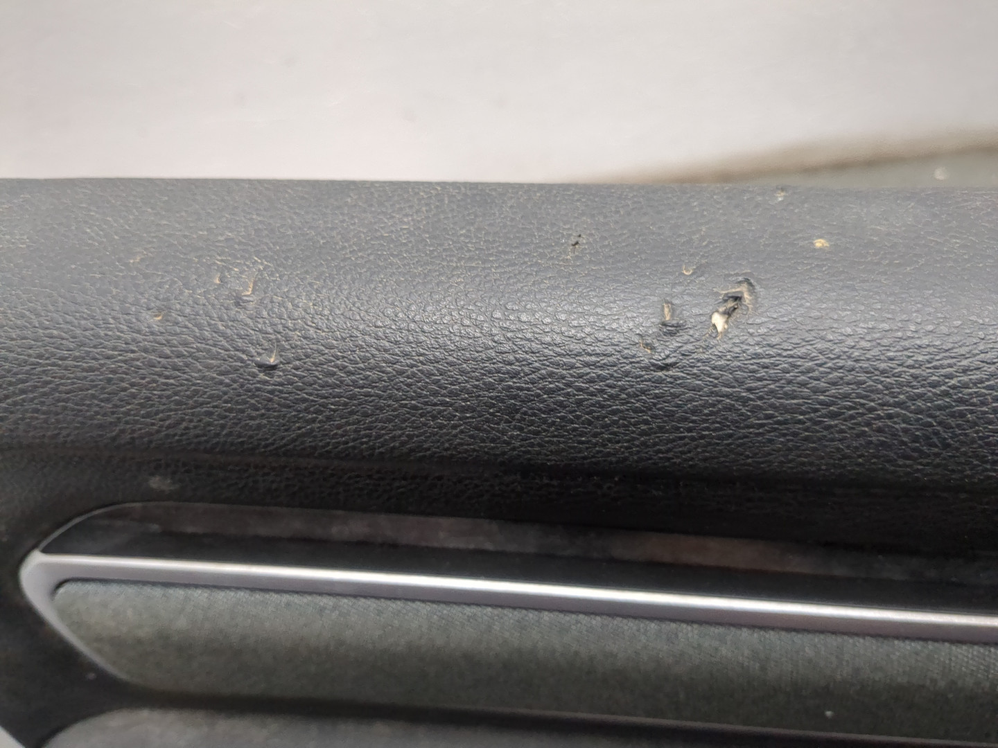 Обшивка двери передней левой