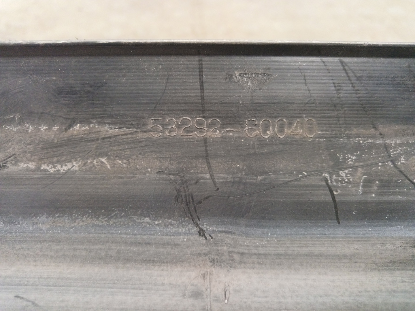 Кожух замка капота