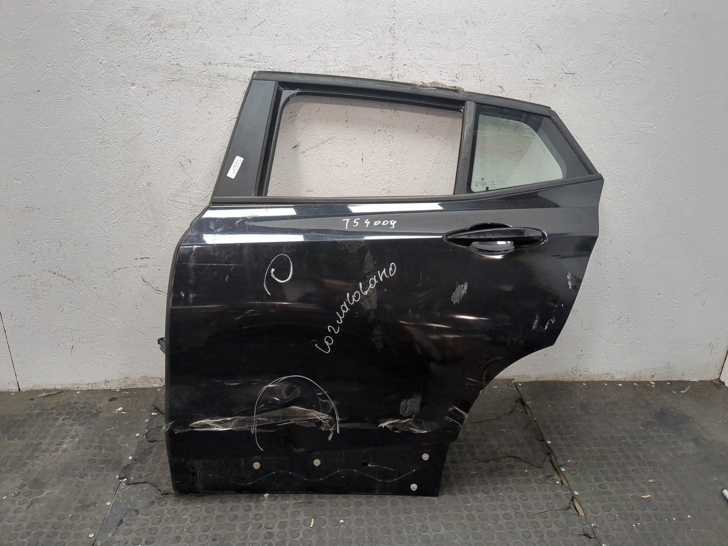 Дверь задняя левая