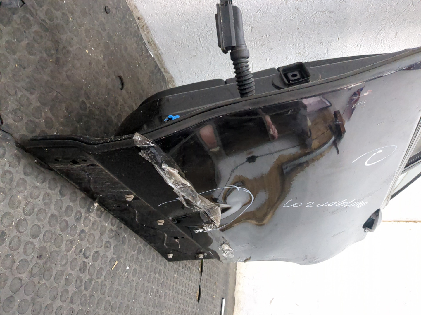 Дверь задняя левая