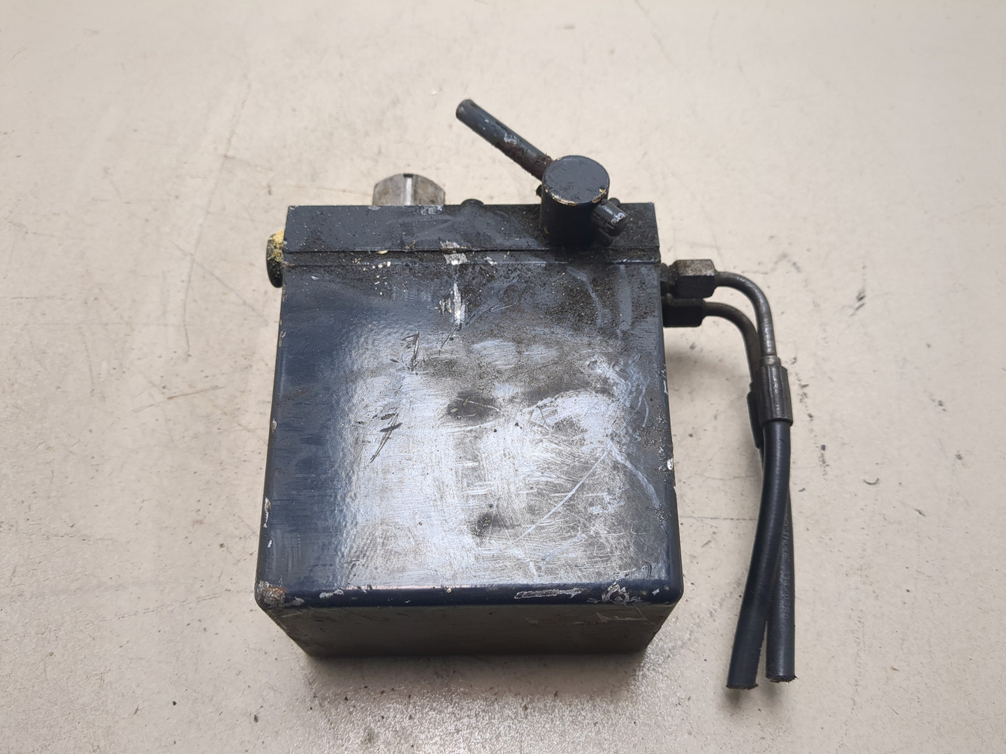 Насос подъема кабины