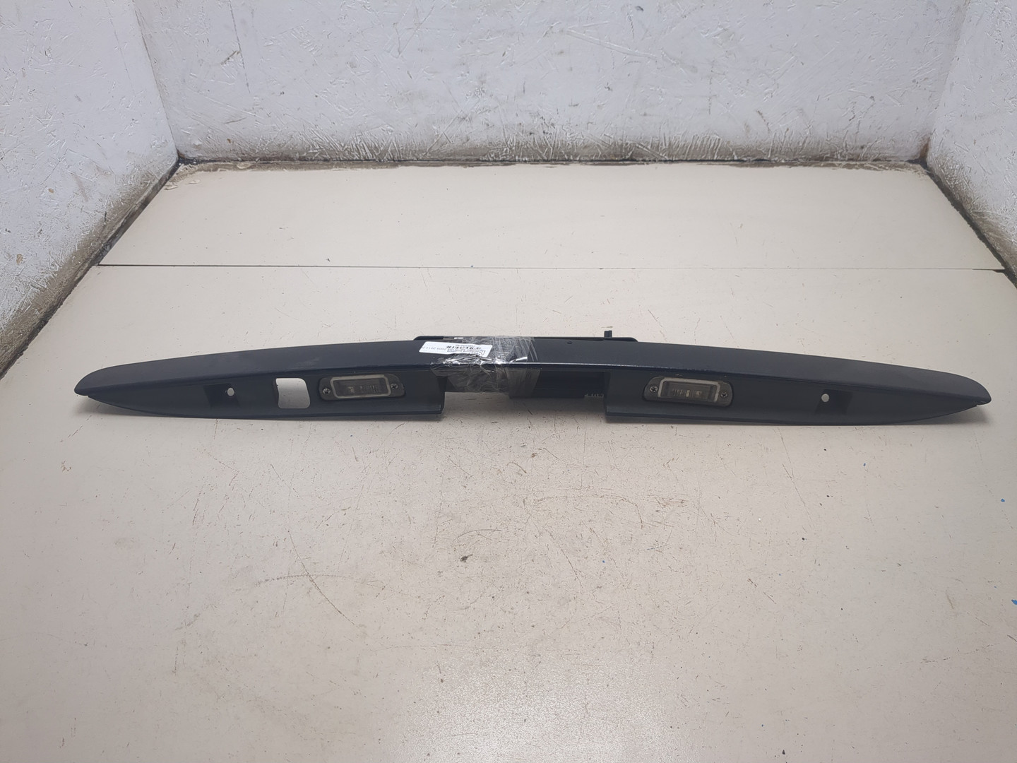 Фонарь подсветки номера