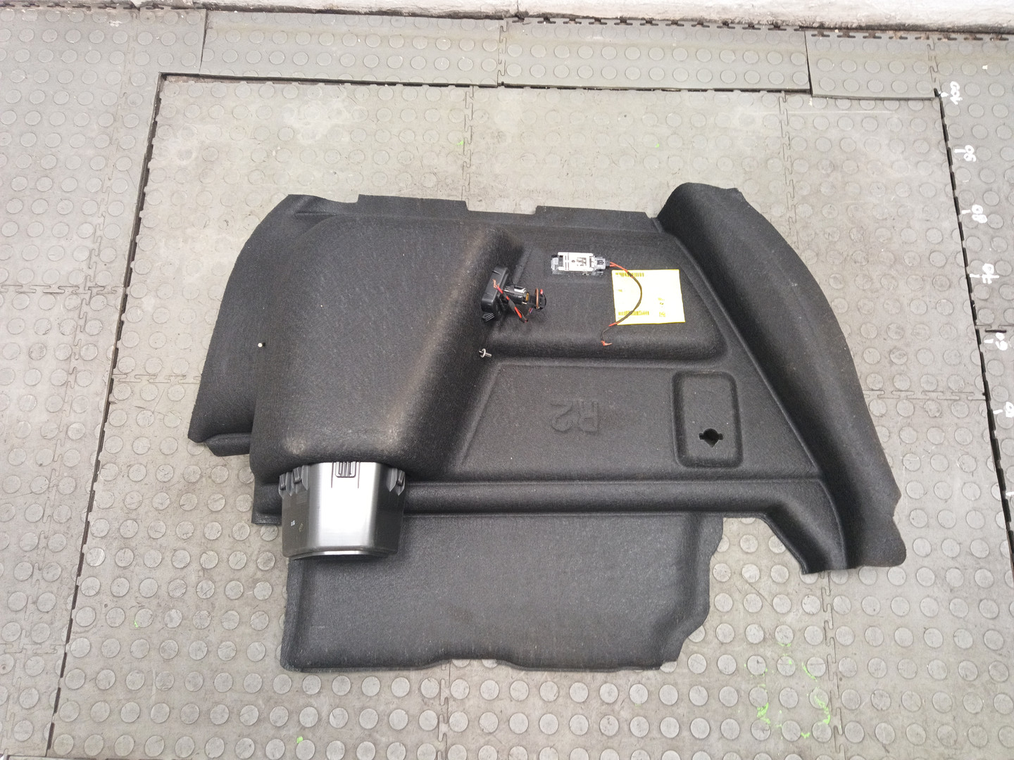 Обшивка багажника