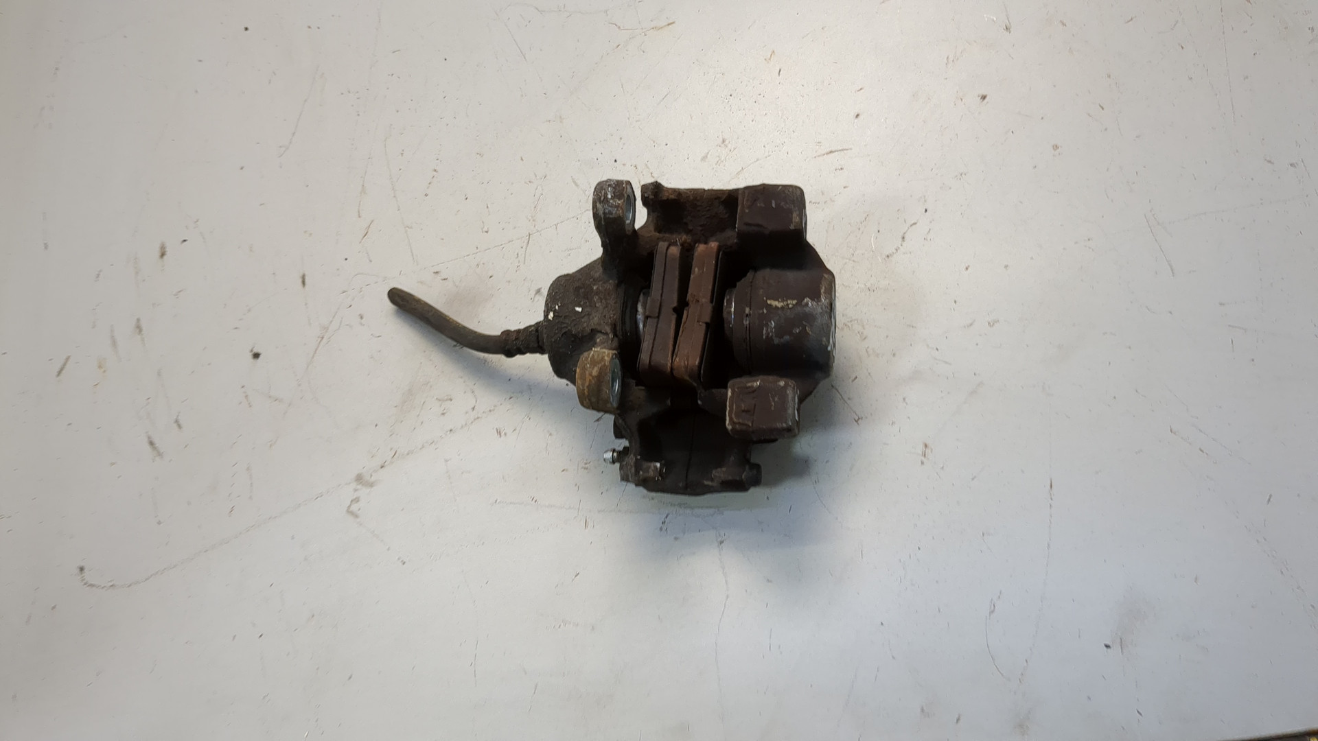 Суппорт задний правый