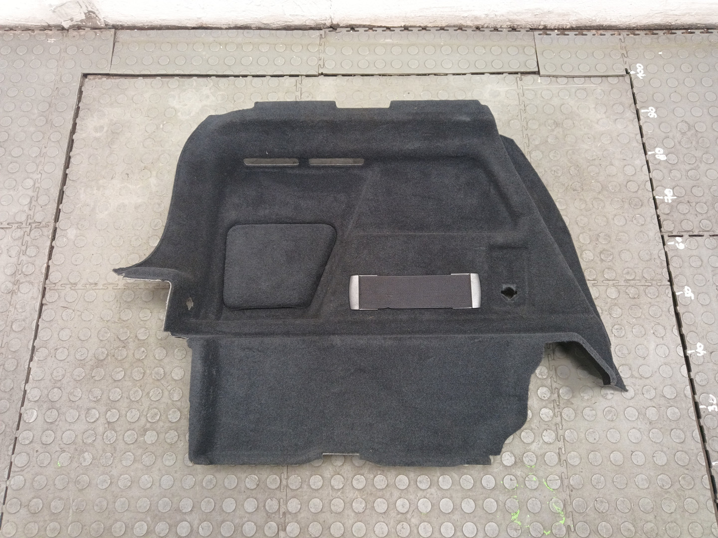 Обшивка багажника