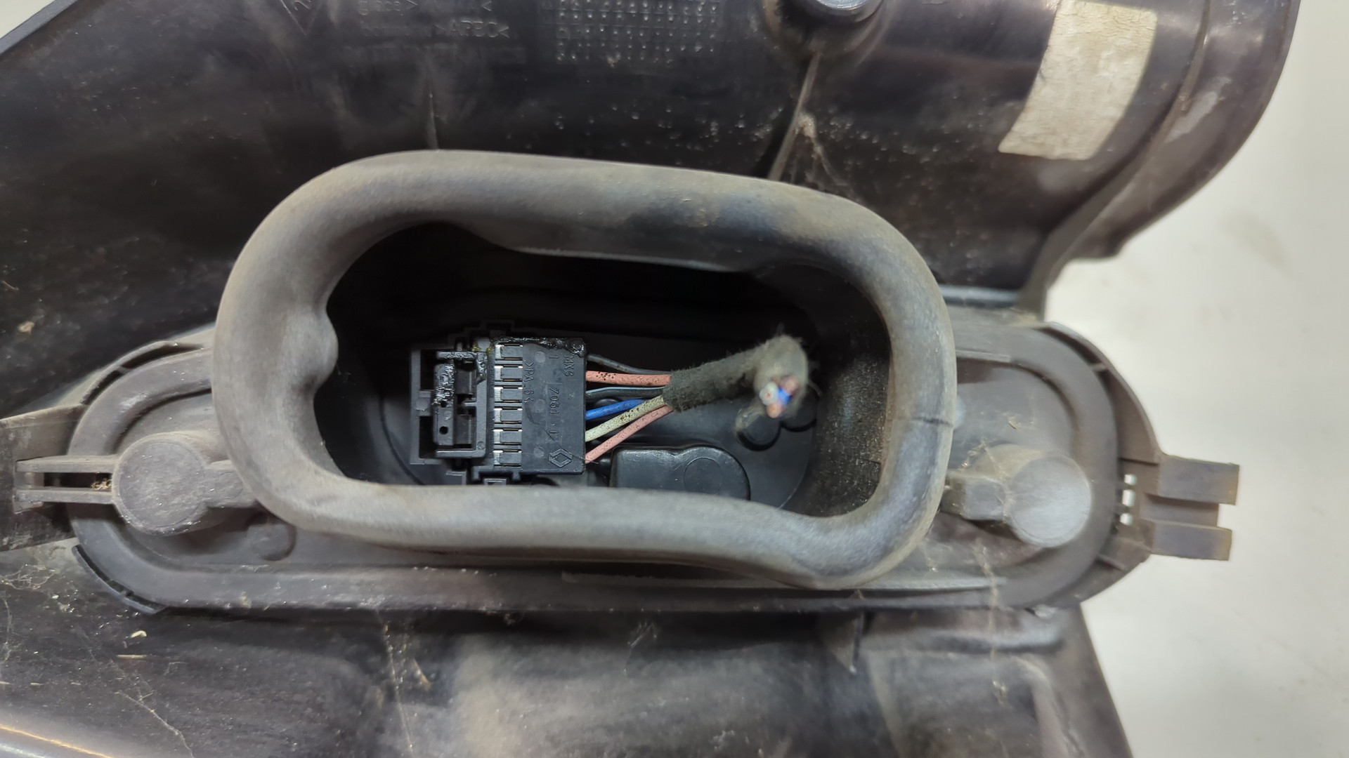 Фонарь задний правый