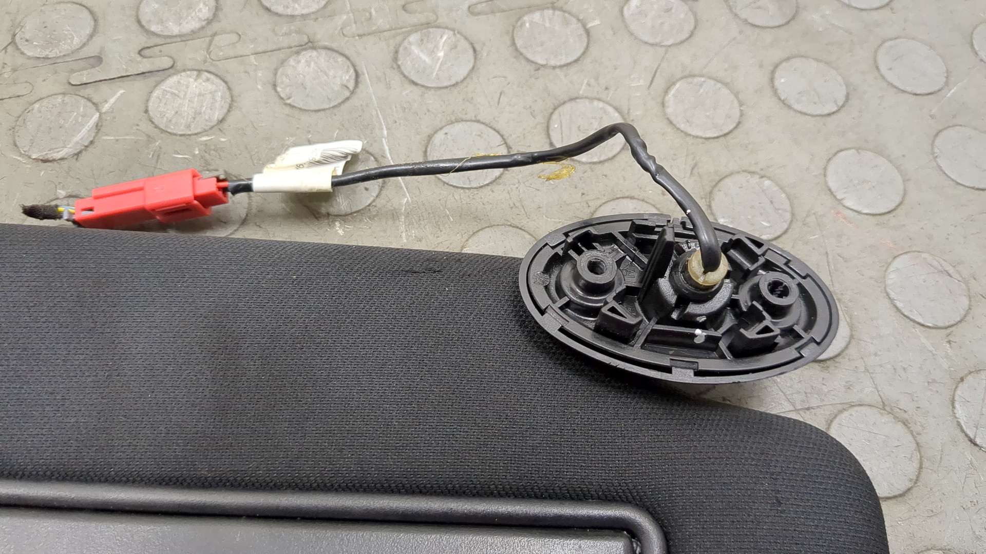 Козырек солнцезащитный