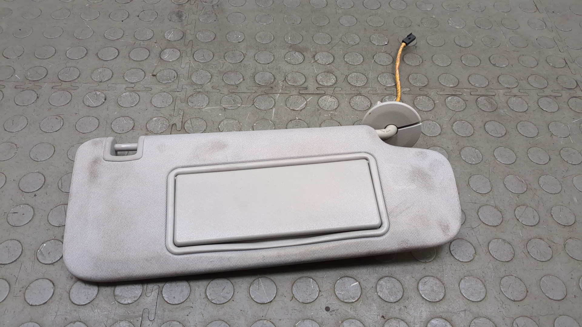 Козырек солнцезащитный