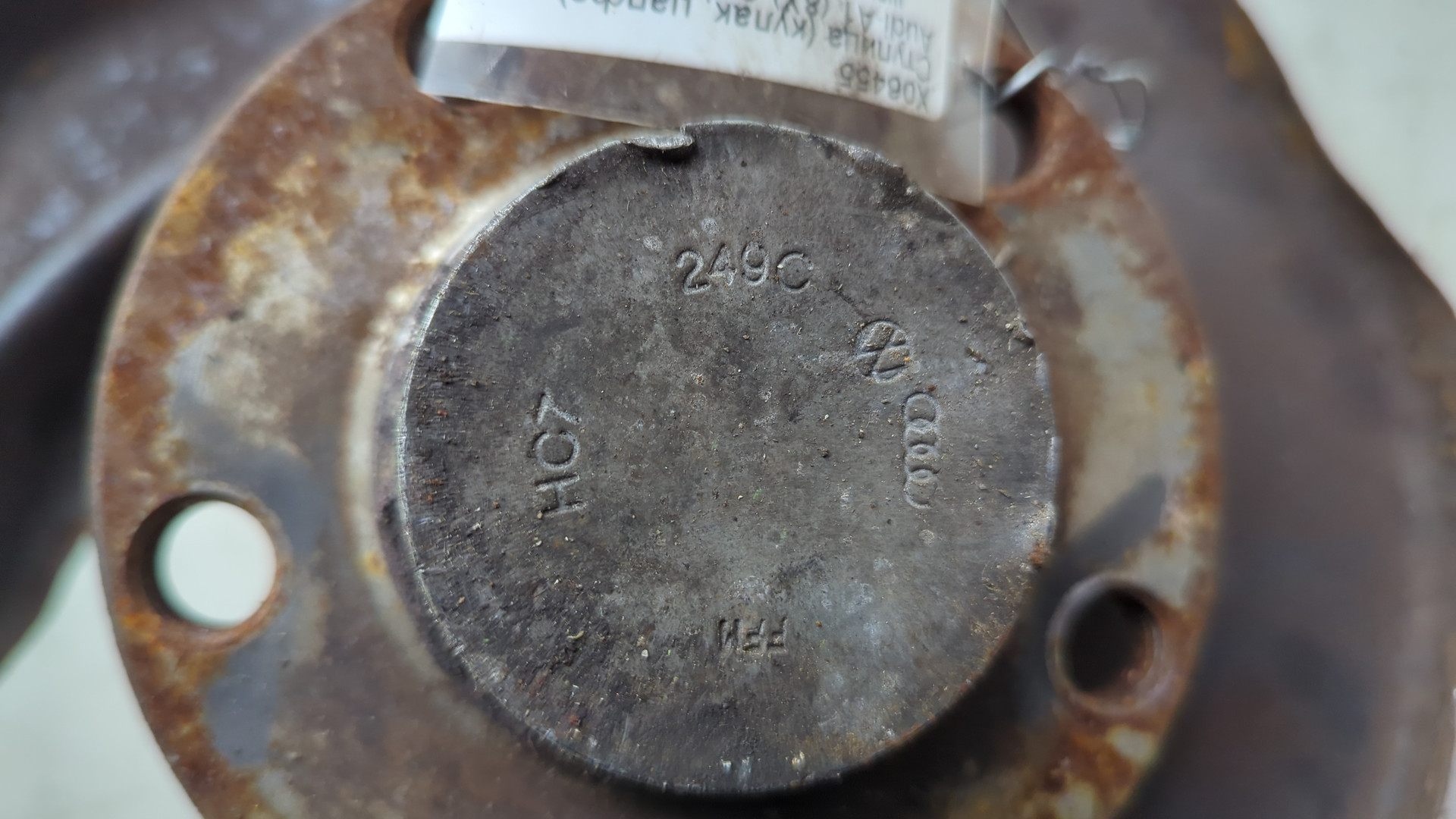 Кулак поворотный задний правый