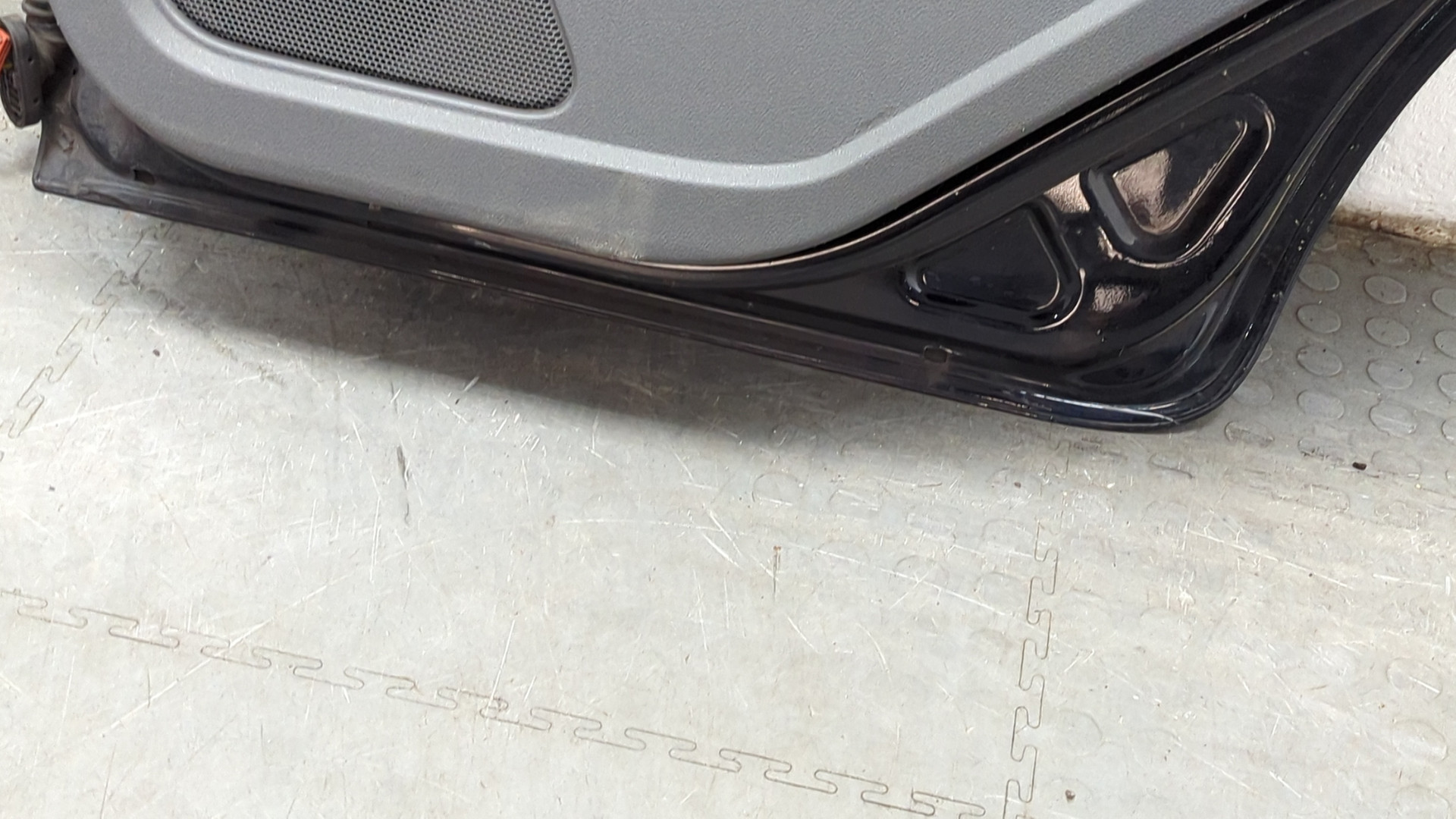 Дверь задняя правая