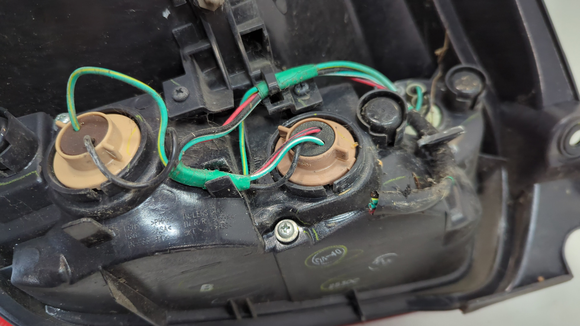 Фонарь задний правый