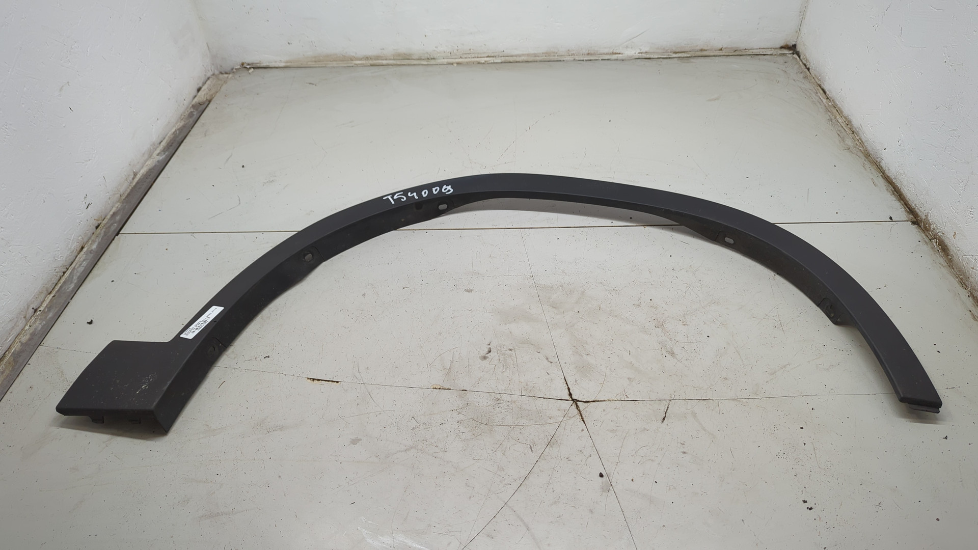 Накладка переднего крыла правого