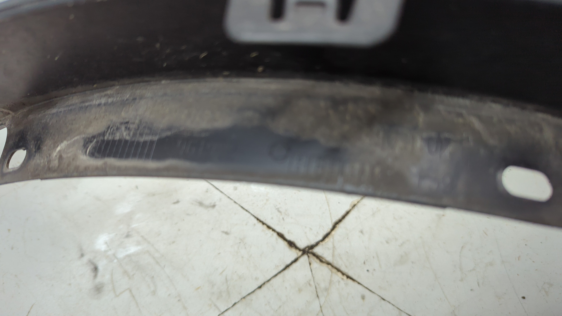 Накладка переднего крыла правого