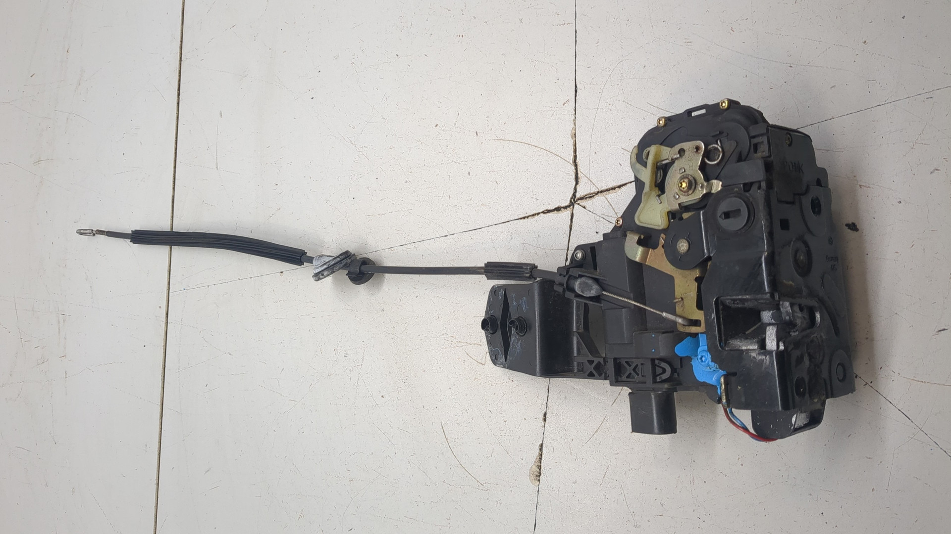 Замок двери задней правой