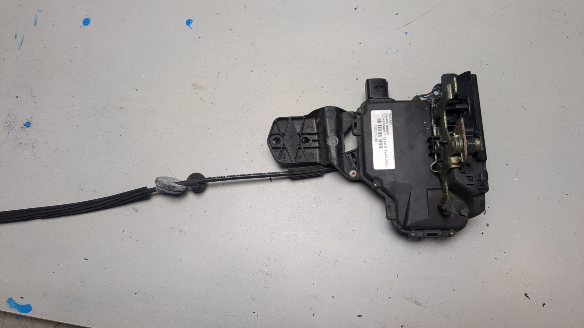 Замок двери задней правой