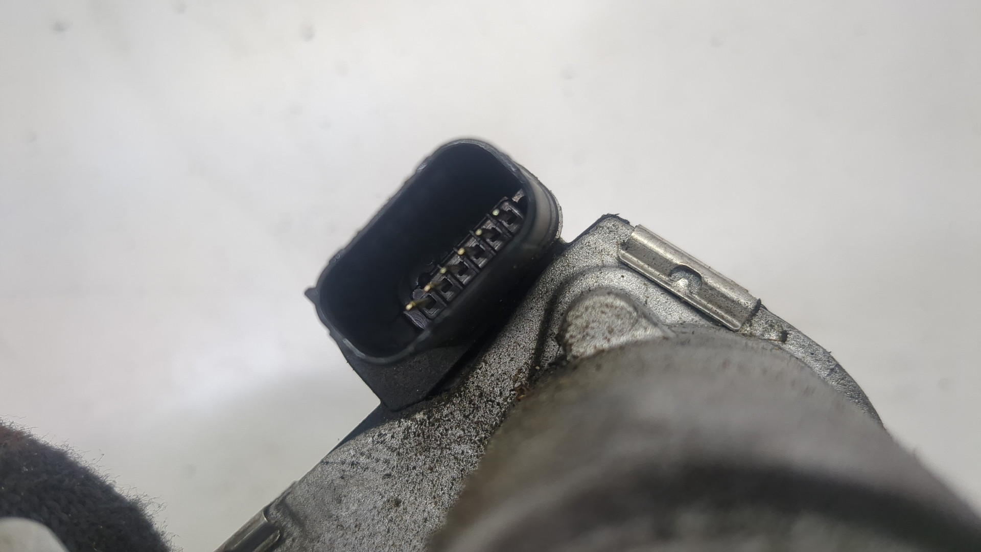 Заслонка дроссельная электрическая