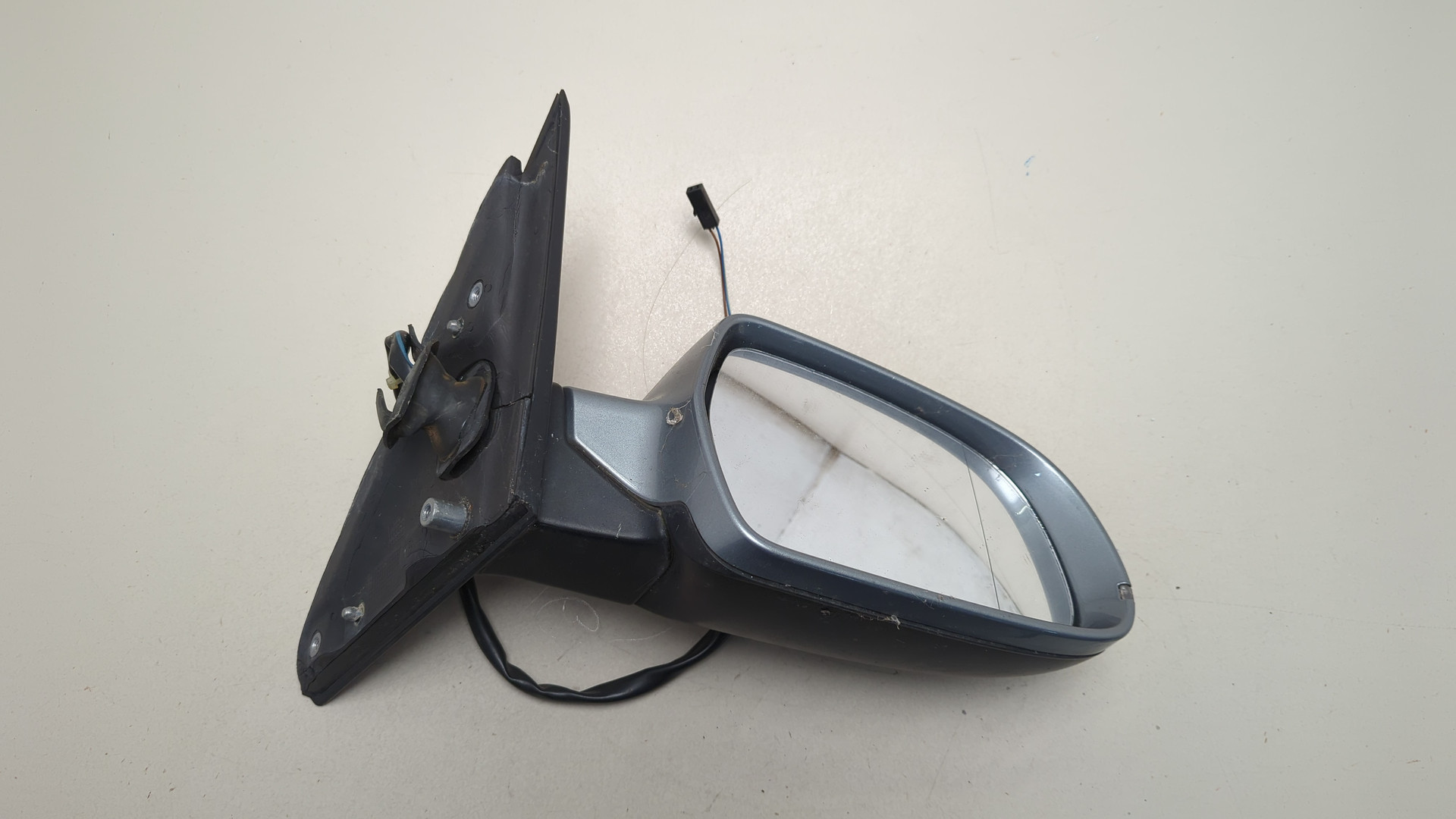 Зеркало правое электрическое