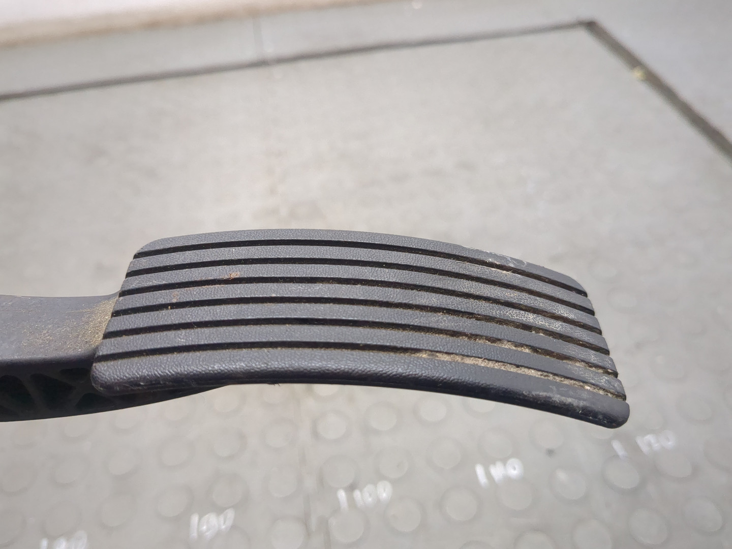 Педаль газа