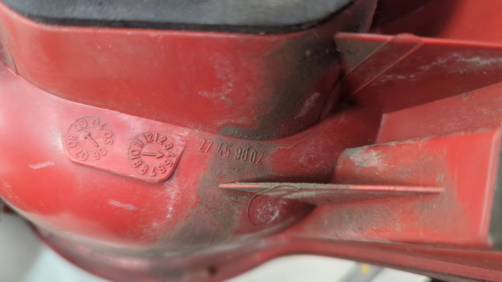 Фонарь задний левый