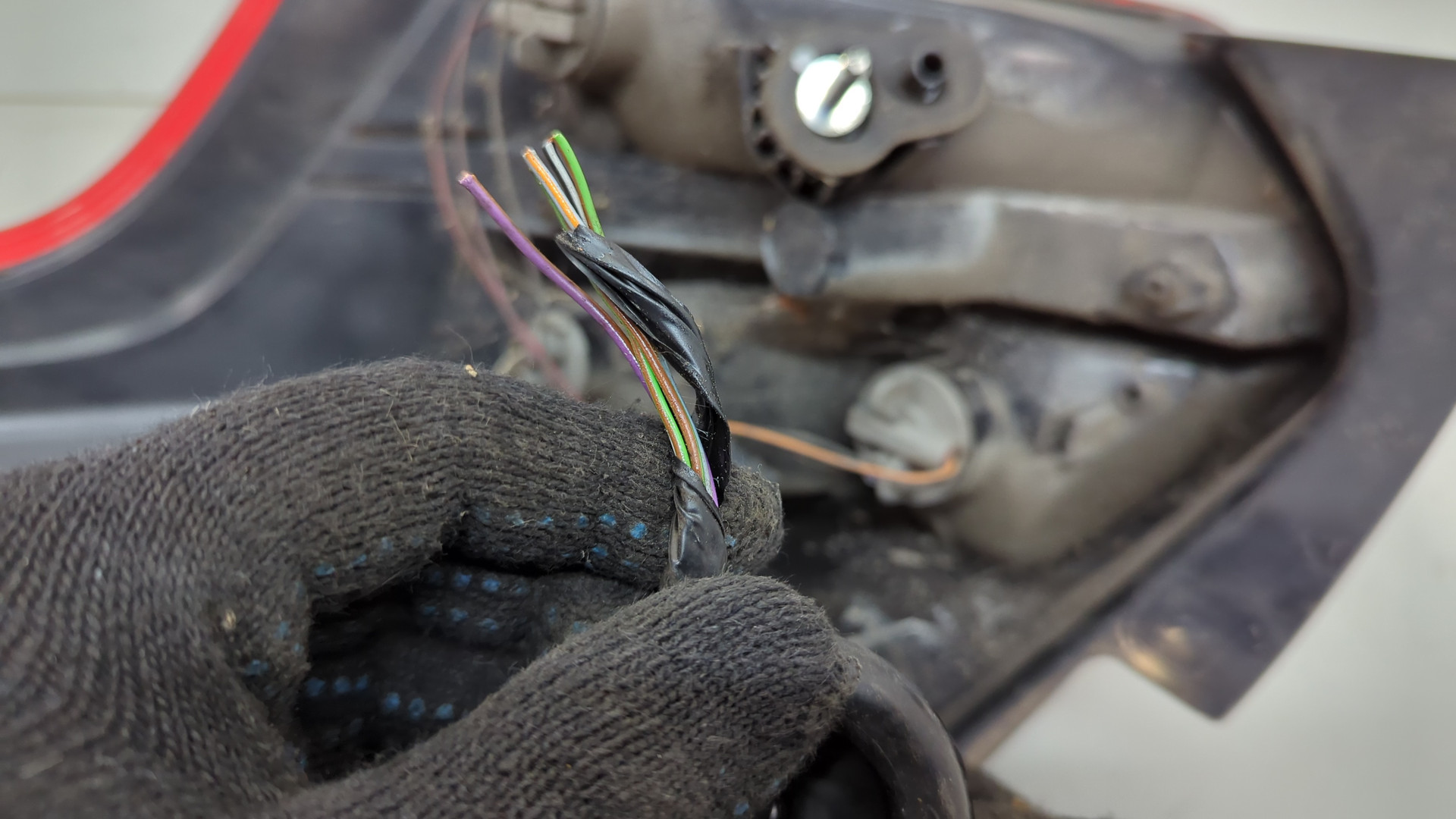 Фонарь задний левый