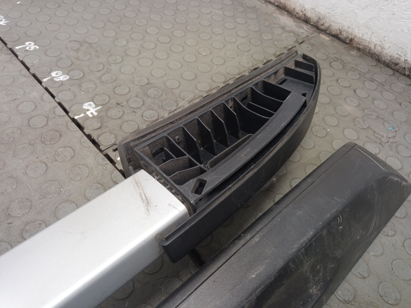 Рейлинги (релинг) к-кт (планки на крышу)