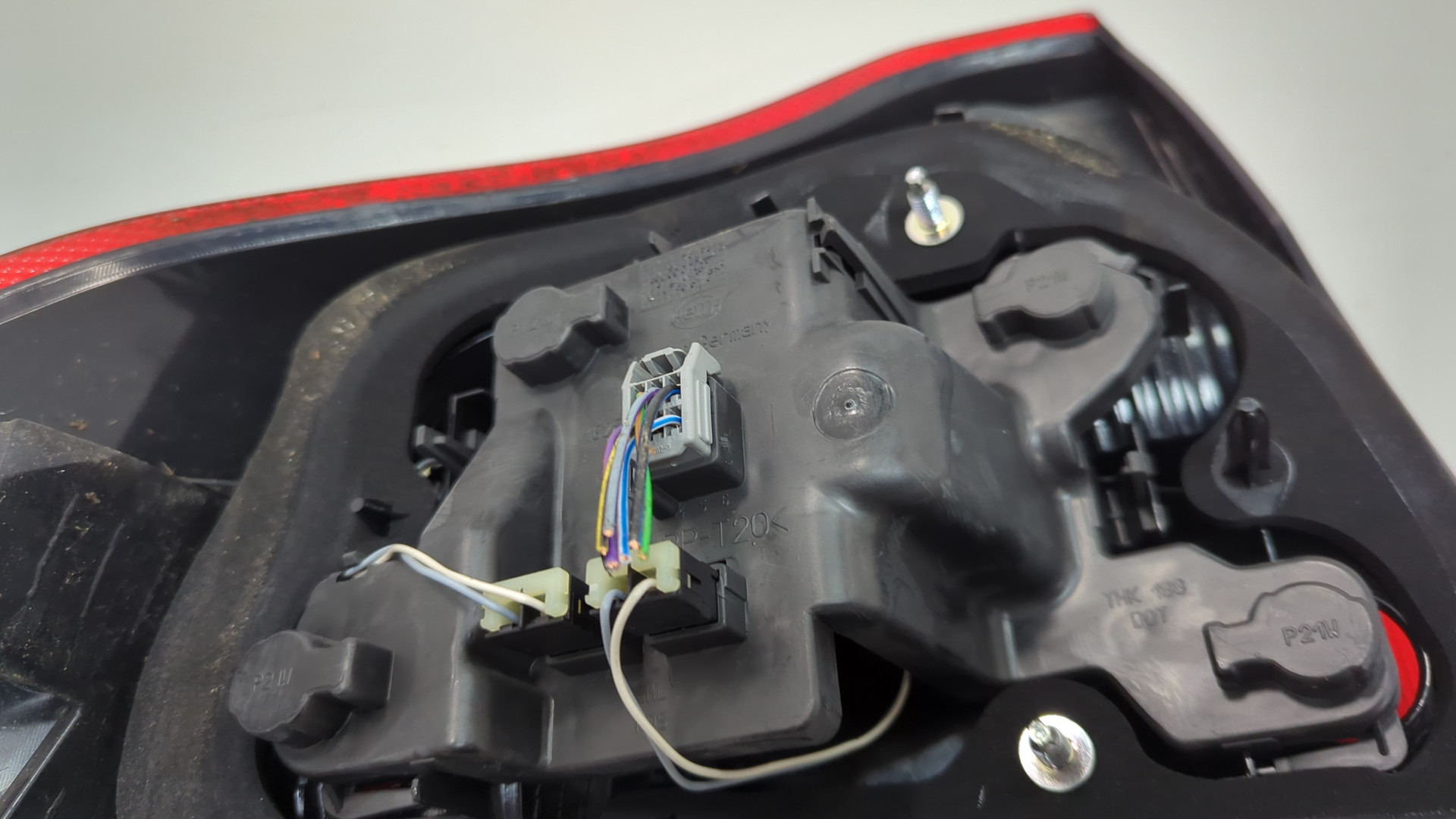 Фонарь задний правый