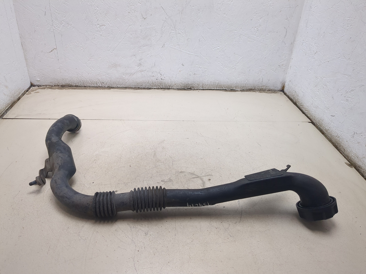 Маслозаливная горловина