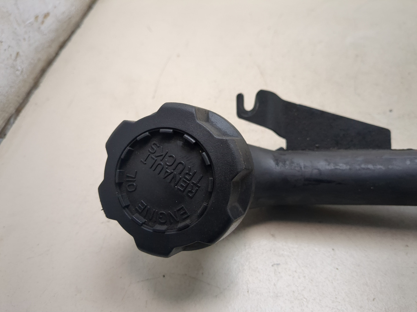 Маслозаливная горловина для Truck T-Series 2013>