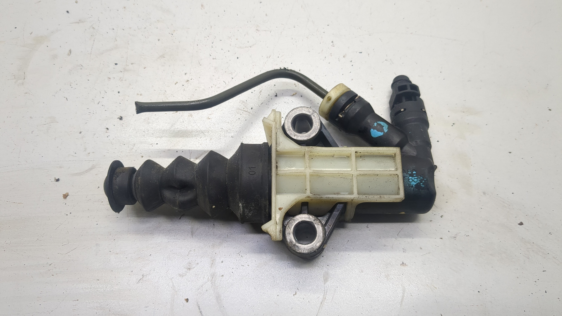 Цилиндр сцепления рабочий