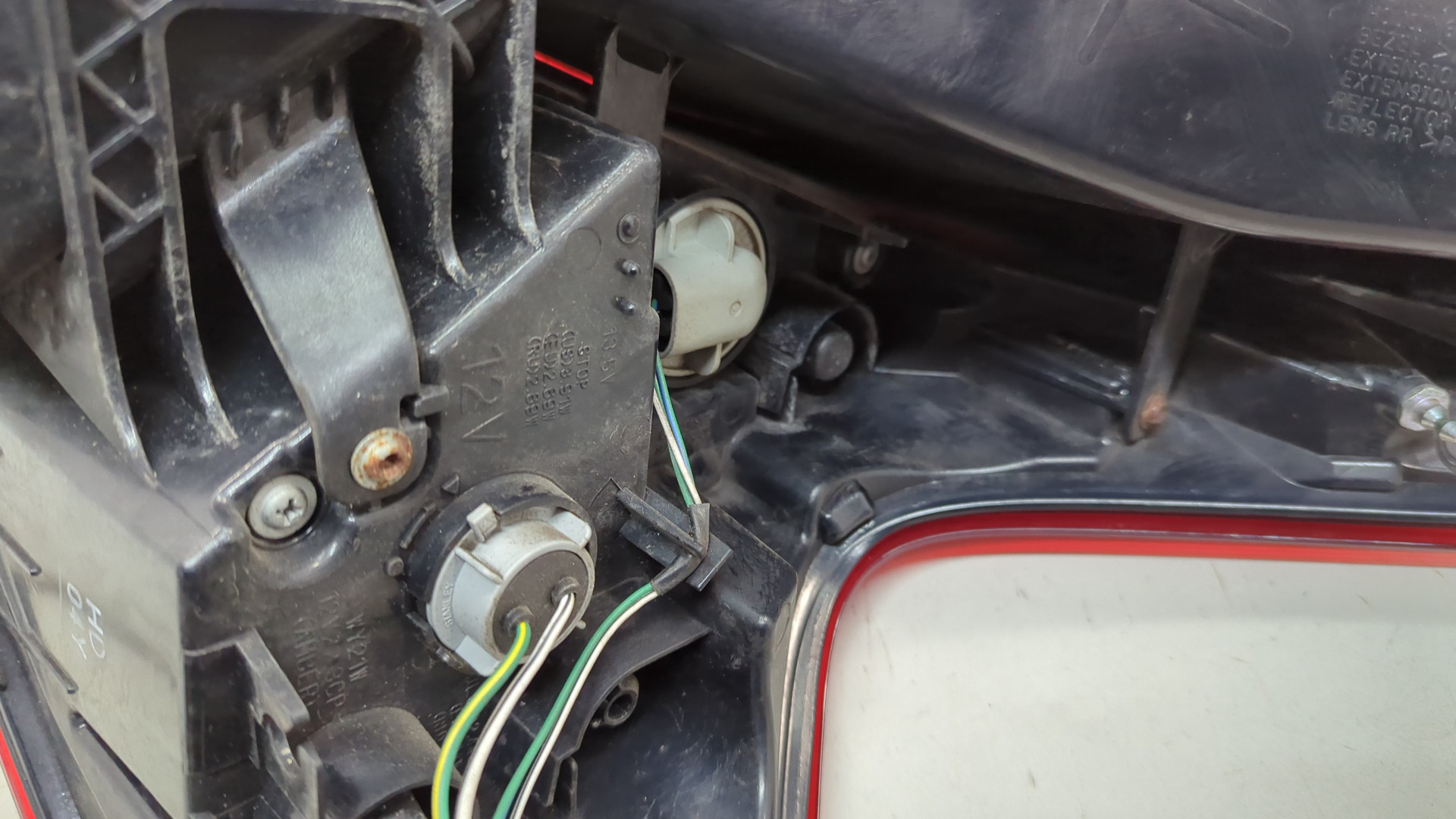 Фонарь задний левый