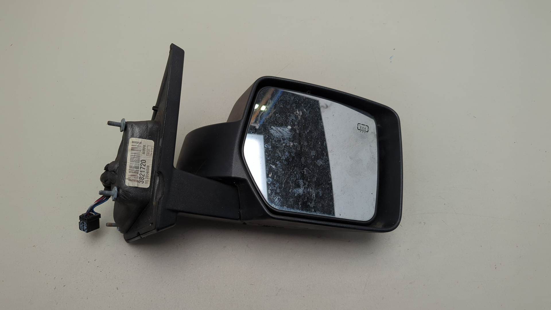 Зеркало правое электрическое