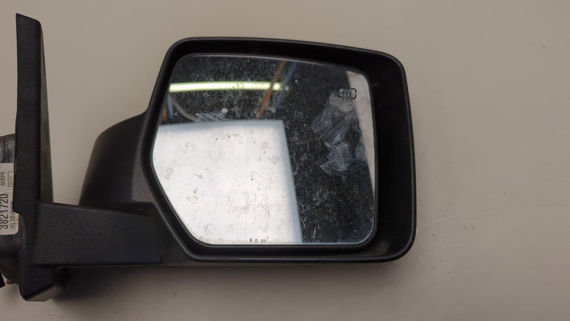 Зеркало правое электрическое