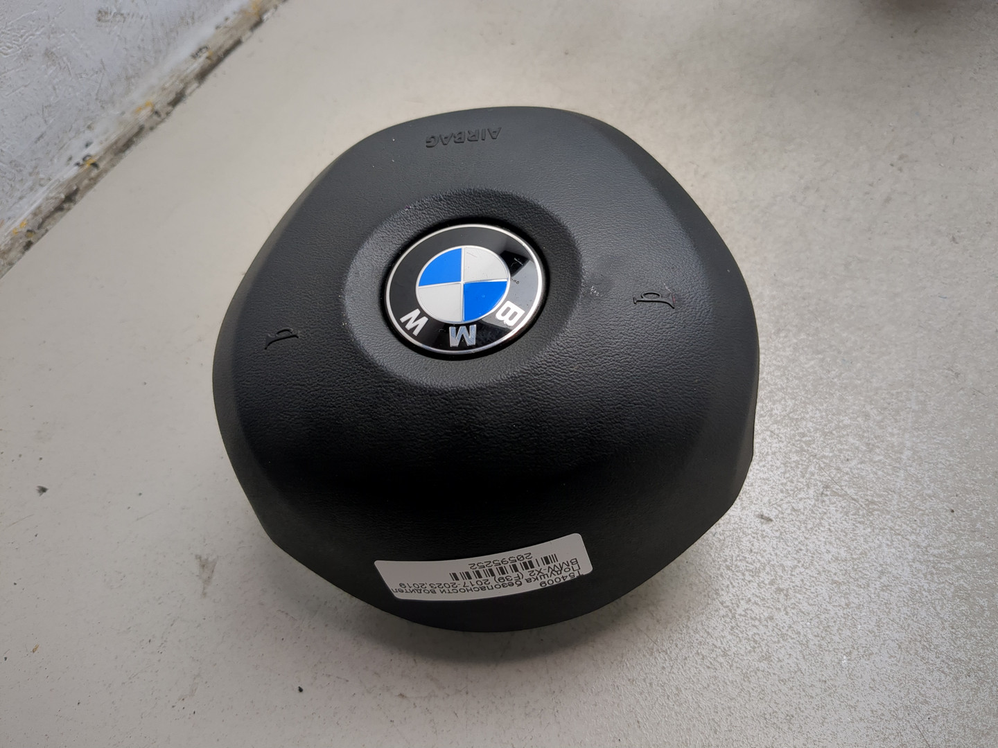 Подушка безопасности в рулевое колесо