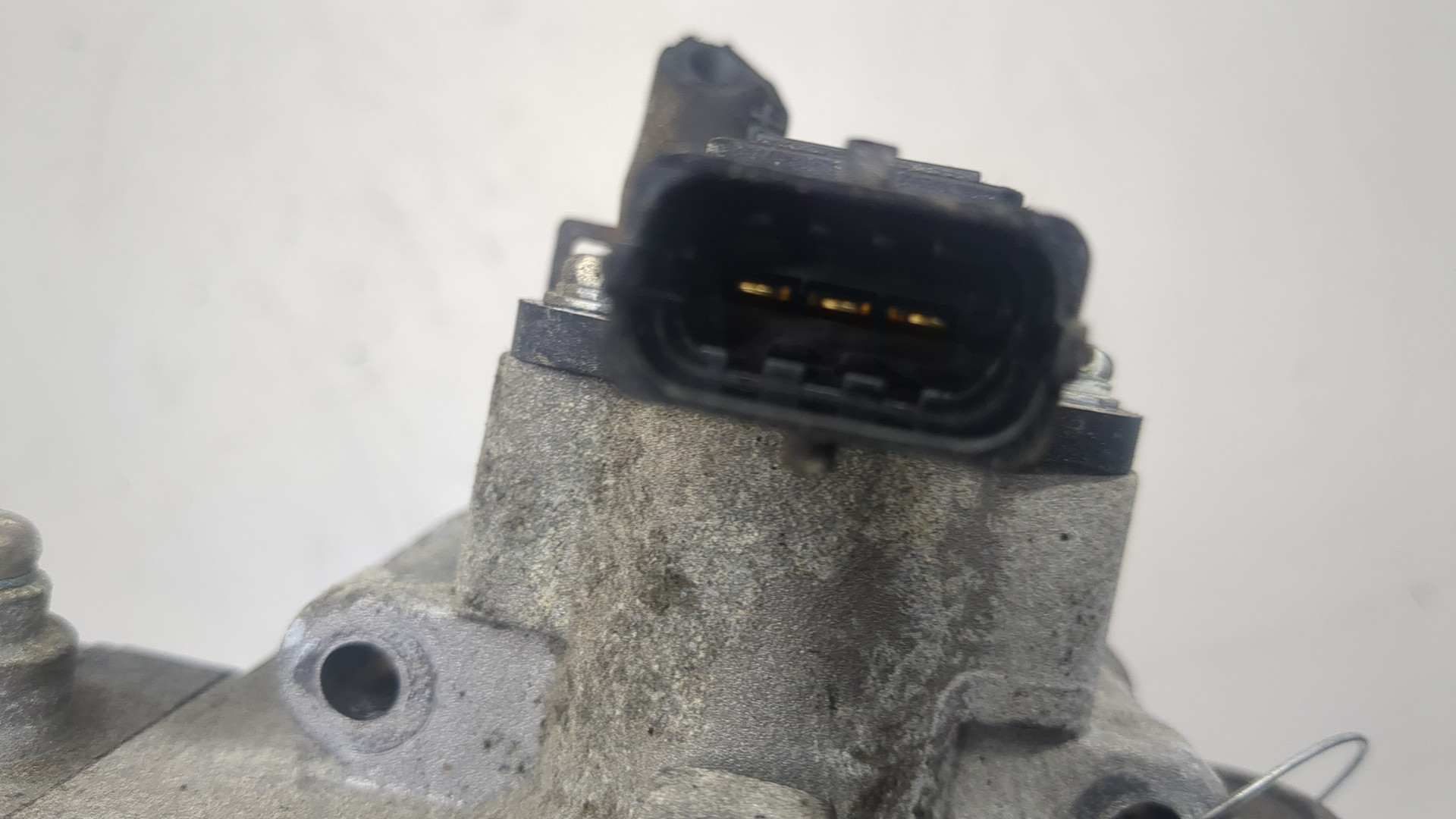 Заслонка дроссельная электрическая