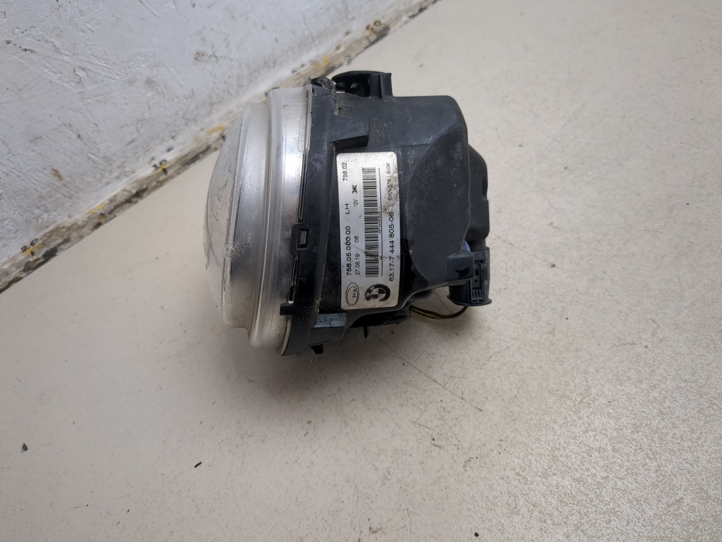 Фара противотуманная левая