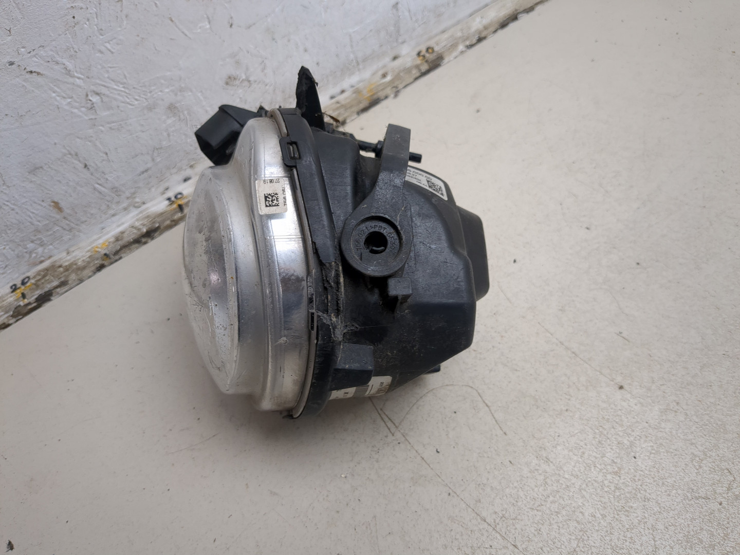 Фара противотуманная левая