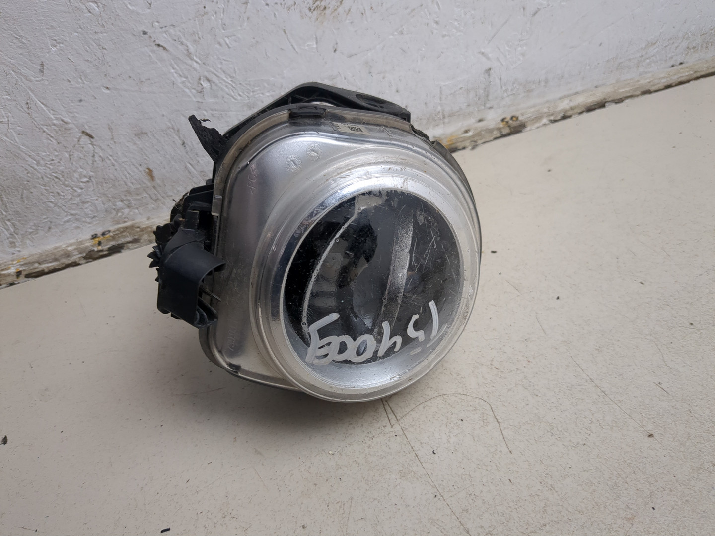 Фара противотуманная левая