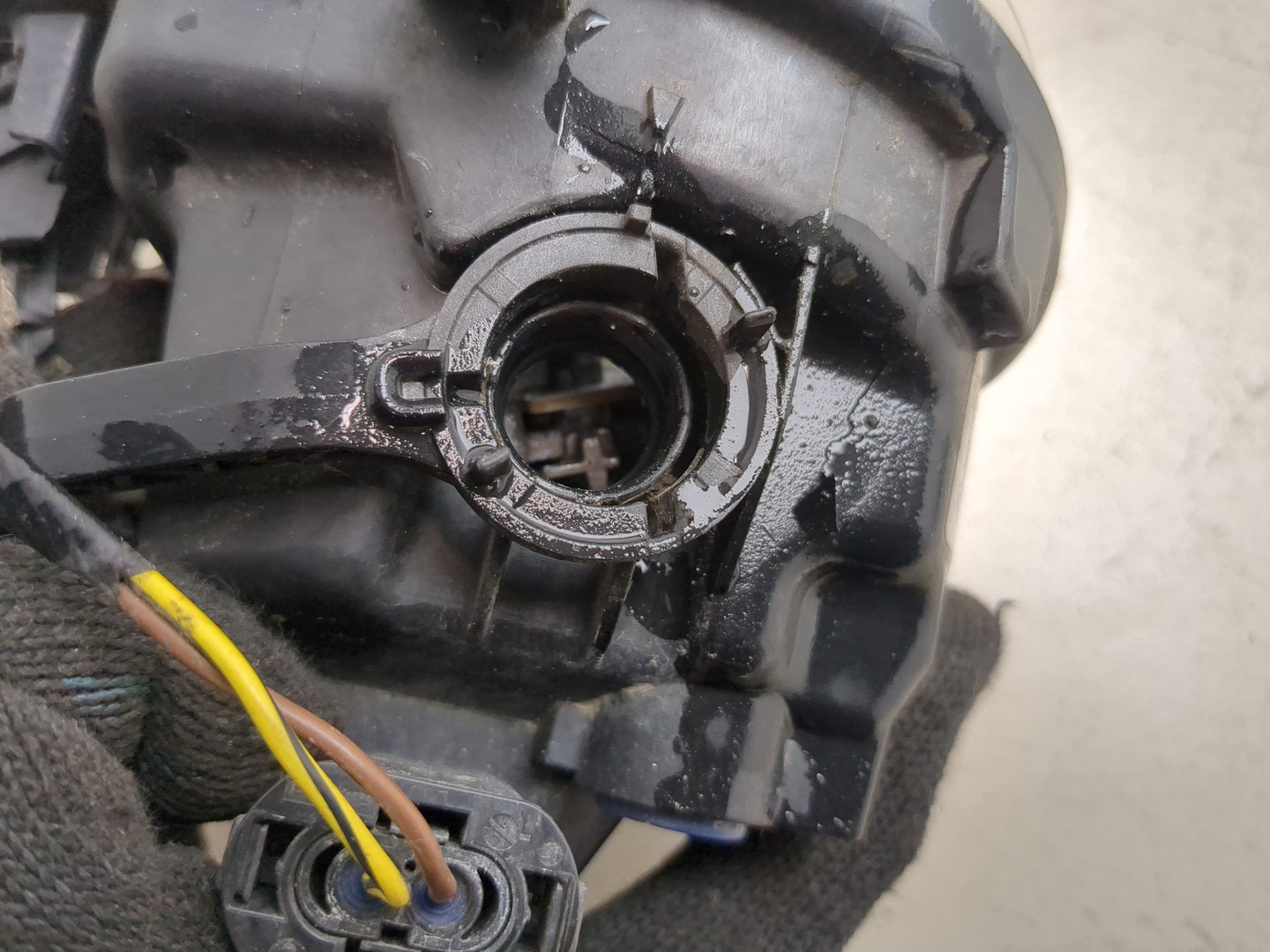 Фара противотуманная левая