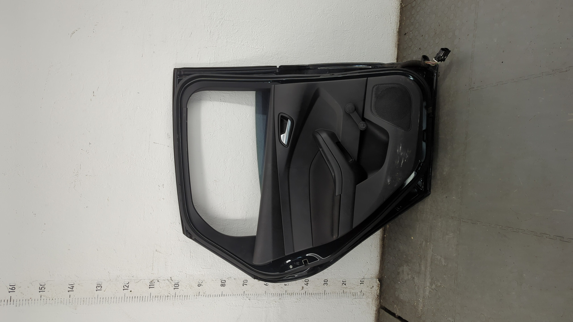 Дверь задняя левая