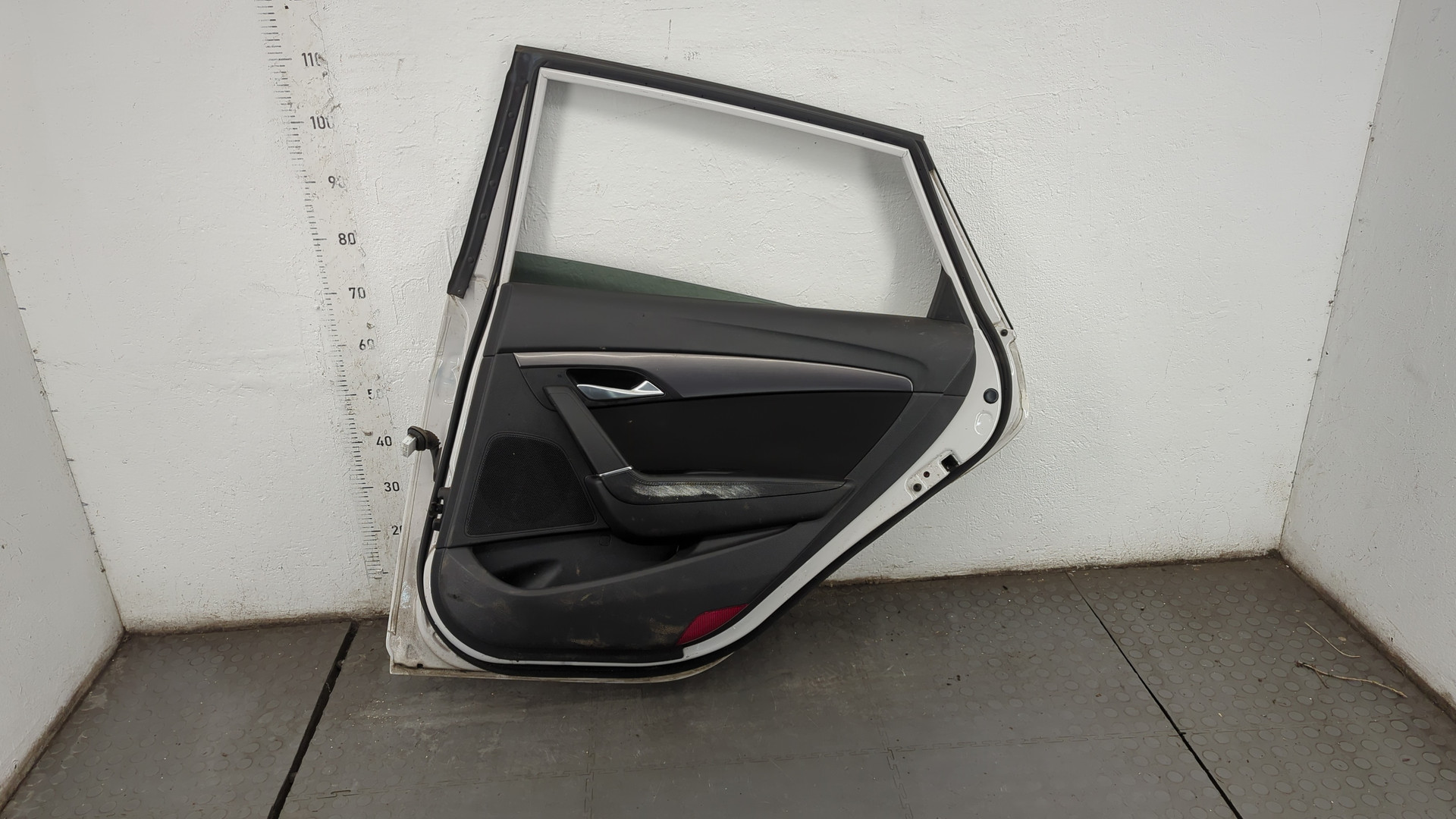 Дверь задняя правая