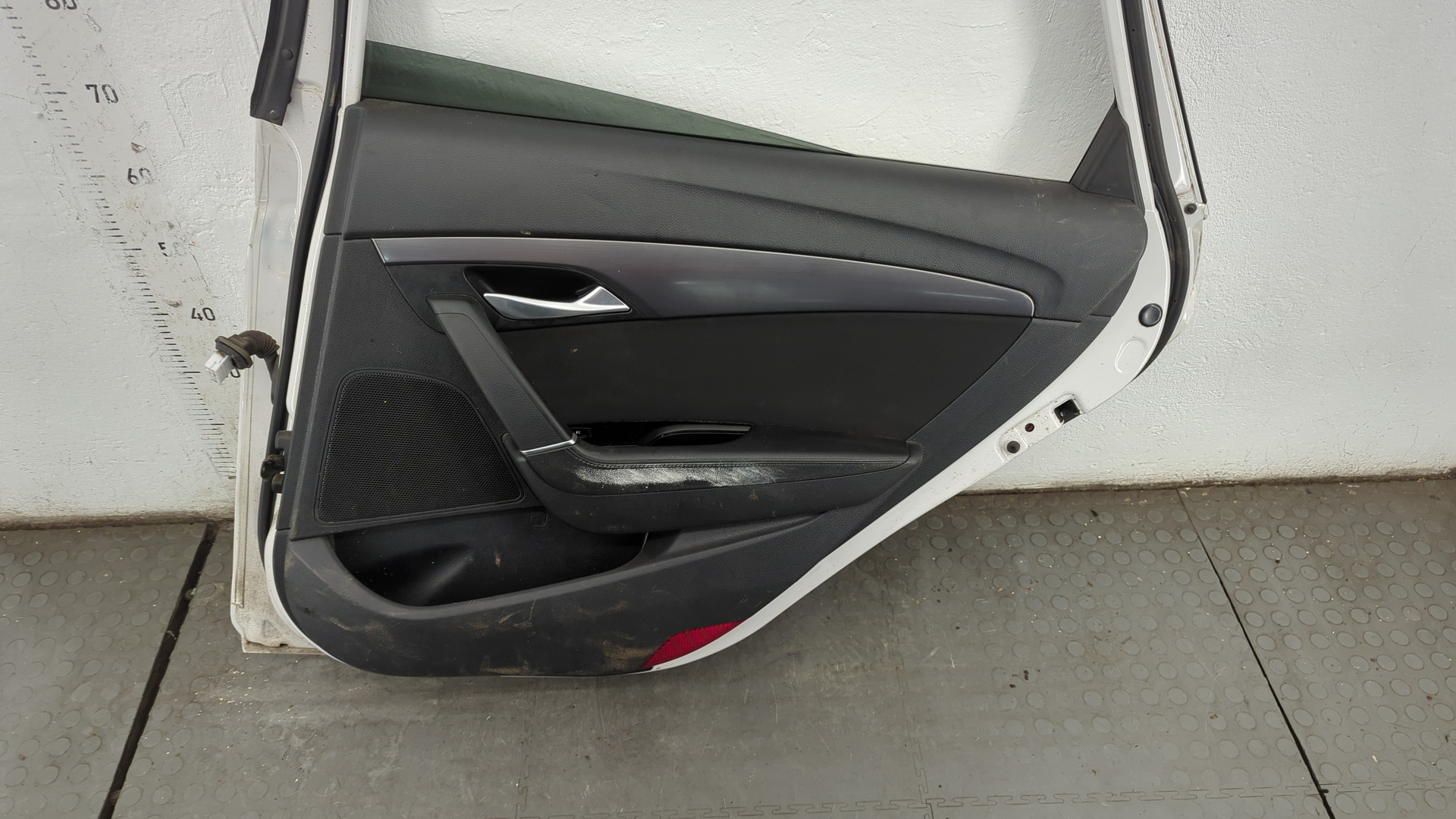 Дверь задняя правая