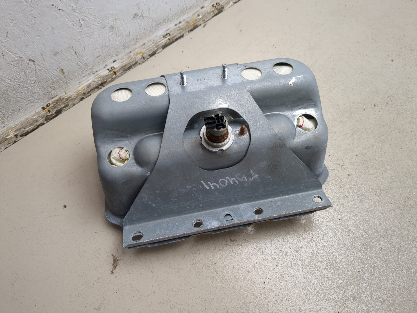 Подушка безопасности пассажирская (в торпедо)