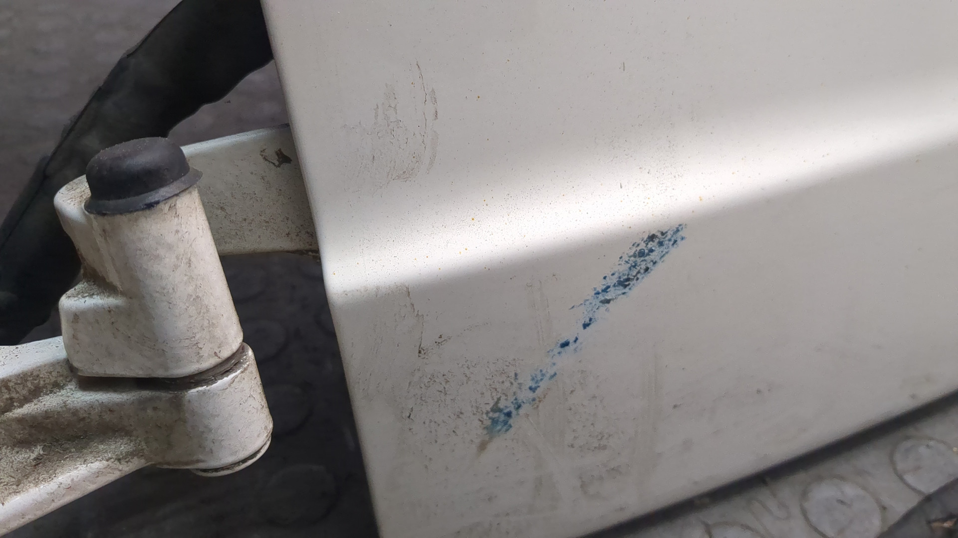 Дверь передняя левая